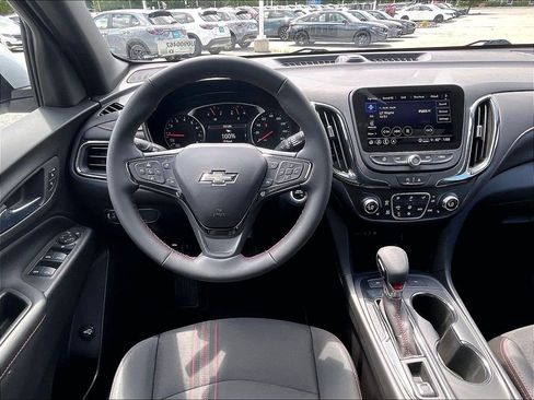 Used 2024 Chevrolet Equinox RS AWD/4WD image 17