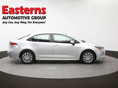 Used 2022 Toyota Corolla LE FWD image 44