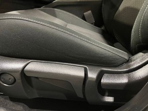 Used 2022 Mitsubishi Outlander ES image 19