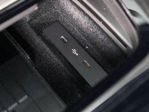 Certified 2025 Porsche Cayenne AWD/4WD image 27
