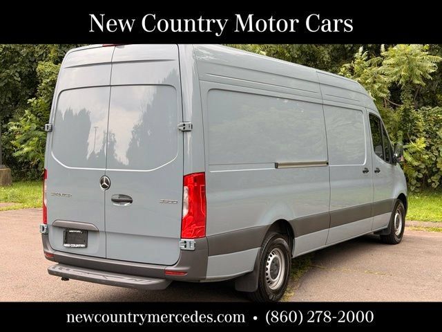 Used 2025 Mercedes-Benz Sprinter 2500 image 7
