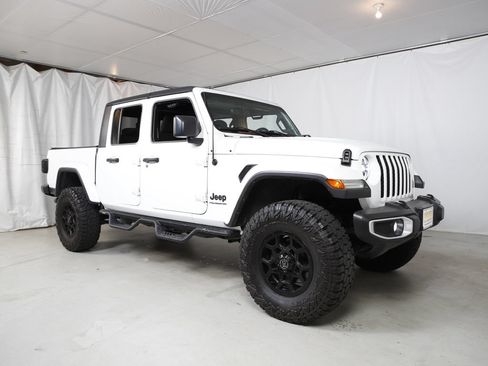 Used 2023 Jeep Gladiator Sport AWD/4WD image 18