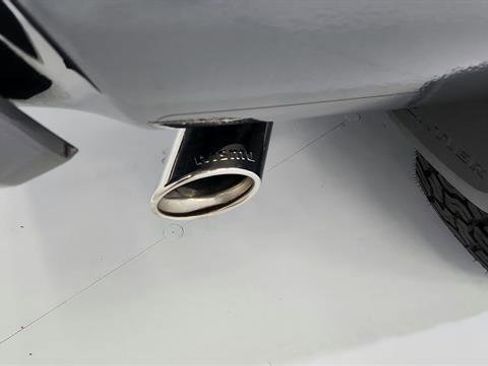 Used 2024 Nissan Frontier SV w/ Technology Package image 32