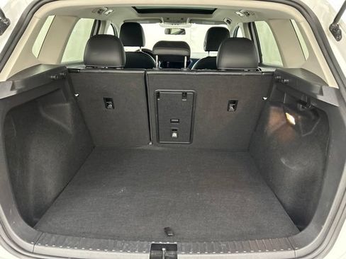 Used 2022 Volkswagen Taos SE w/ Panoramic Sunroof Package AWD/4WD image 26