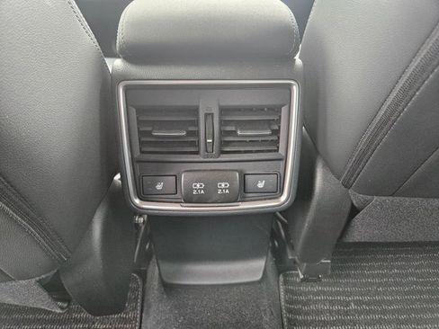 Used 2023 Subaru Forester Touring AWD/4WD image 18