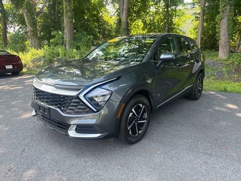 Used 2023 Kia Sportage LX image 3