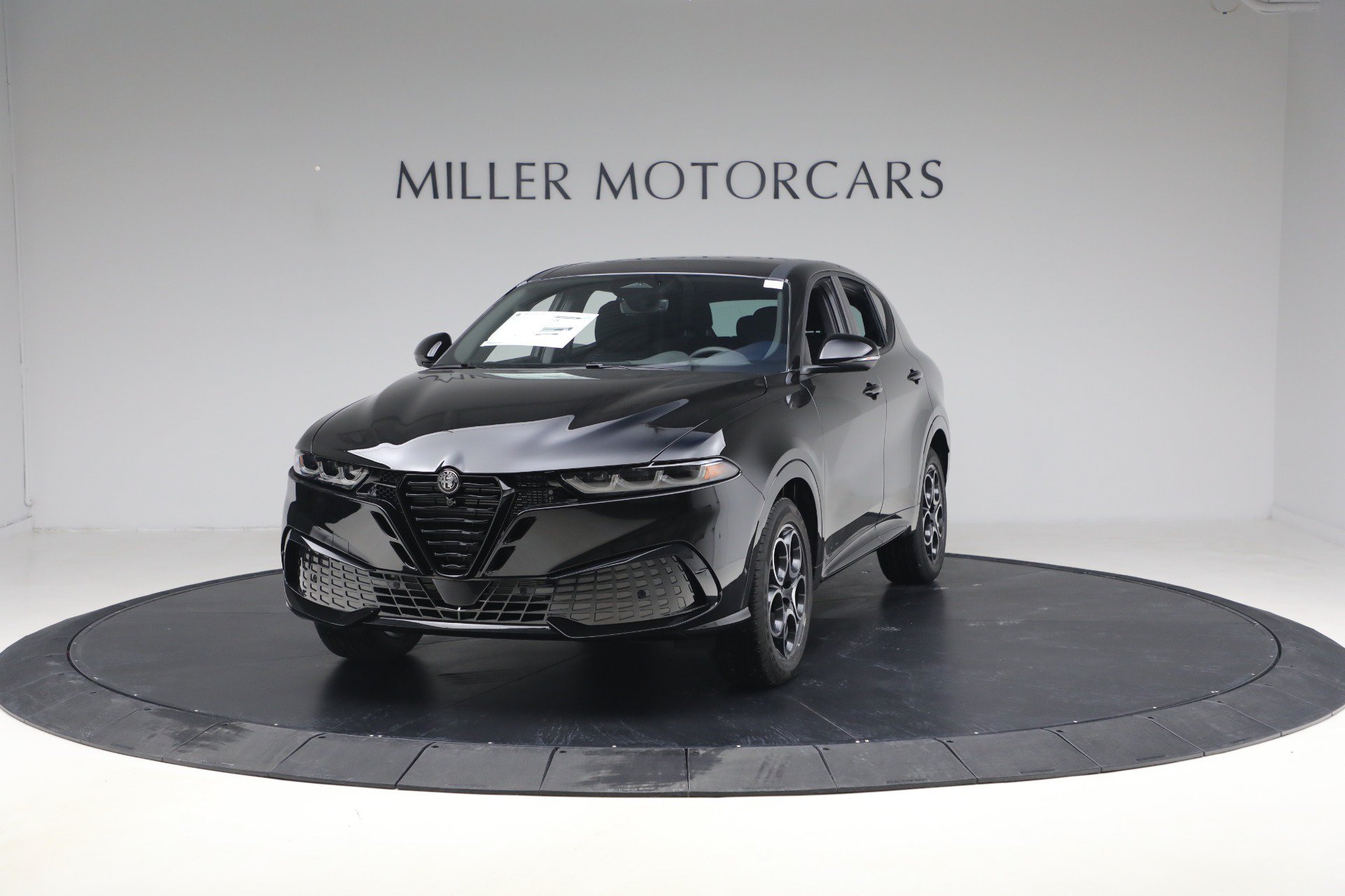 New 2026 Alfa Romeo Tonale w/ Active Assist Package AWD/4WD image 2