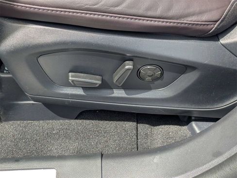 Used 2025 Ford Explorer Platinum w/ Ultimate Package image 22