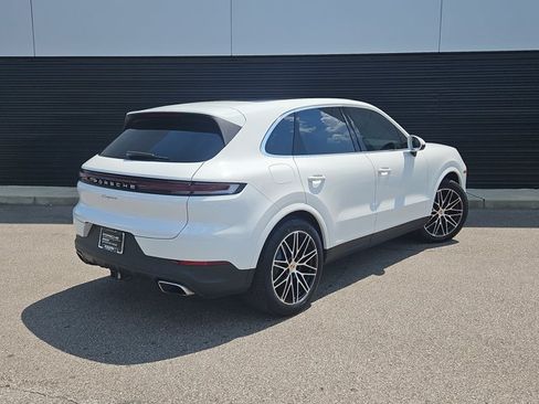Certified 2024 Porsche Cayenne AWD/4WD image 8