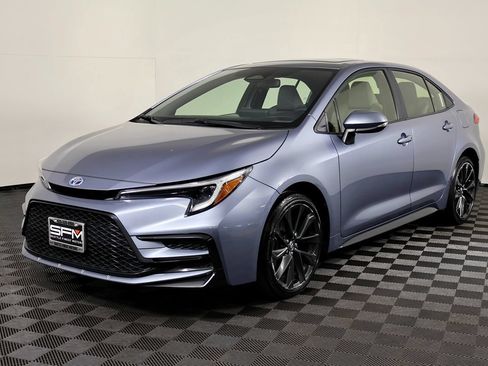 Used 2024 Toyota Corolla SE w/ SE Package FWD image 1