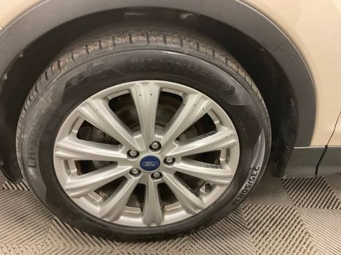 Used 2017 Ford Escape Titanium image 10