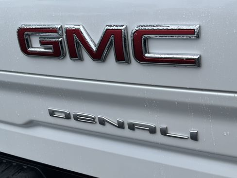 Used 2020 GMC Sierra 1500 Denali w/ Denali Ultimate Package AWD/4WD image 8