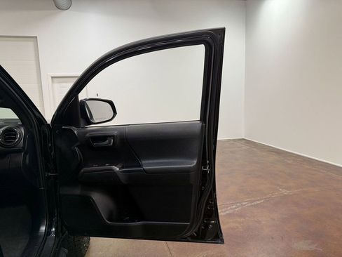 Used 2021 Toyota Tacoma TRD Off-Road w/ Technology Package image 62