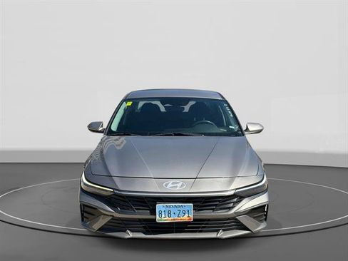 Used 2024 Hyundai Elantra SEL FWD image 2