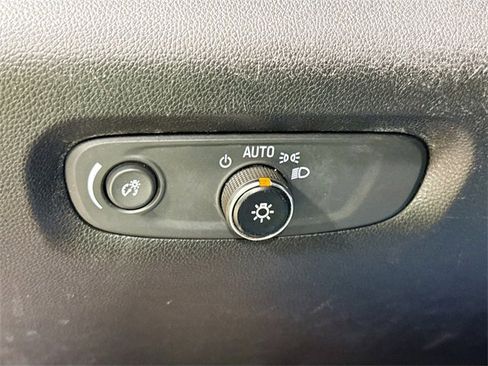 Used 2018 Chevrolet Traverse LS image 17