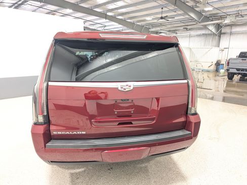 Used 2020 Cadillac Escalade ESV Luxury AWD/4WD image 4