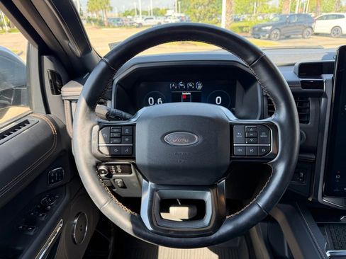 Used 2023 Ford Expedition Platinum RWD image 15