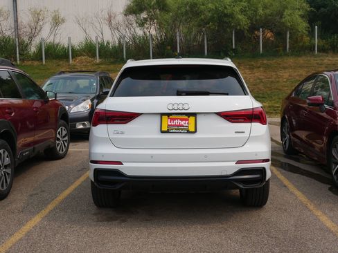 Used 2021 Audi Q3 2.0T Premium w/ Convenience Package AWD/4WD image 4