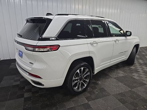 Used 2023 Jeep Grand Cherokee Overland w/ Advanced Protech Group III AWD/4WD image 10