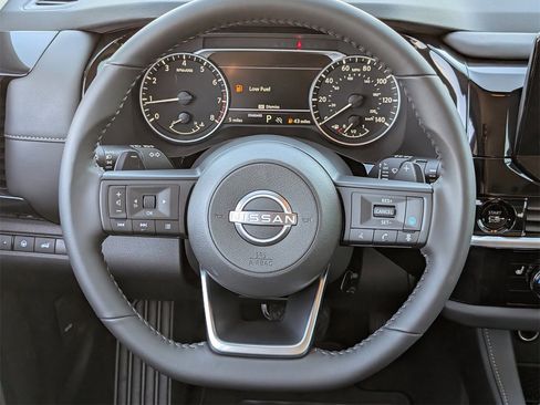 New 2025 Nissan Pathfinder SV w/ Black Appearance Package image 10