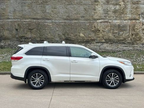 Used 2018 Toyota Highlander XLE image 8