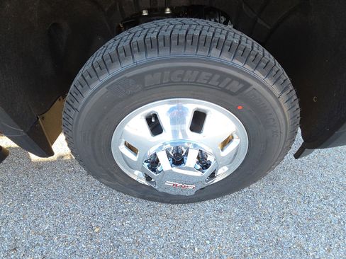 New 2026 GMC Sierra 3500 SLT image 11