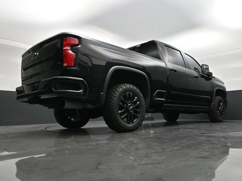 Used 2025 Chevrolet Silverado 2500 High Country w/ High Country Premium Package AWD/4WD image 24