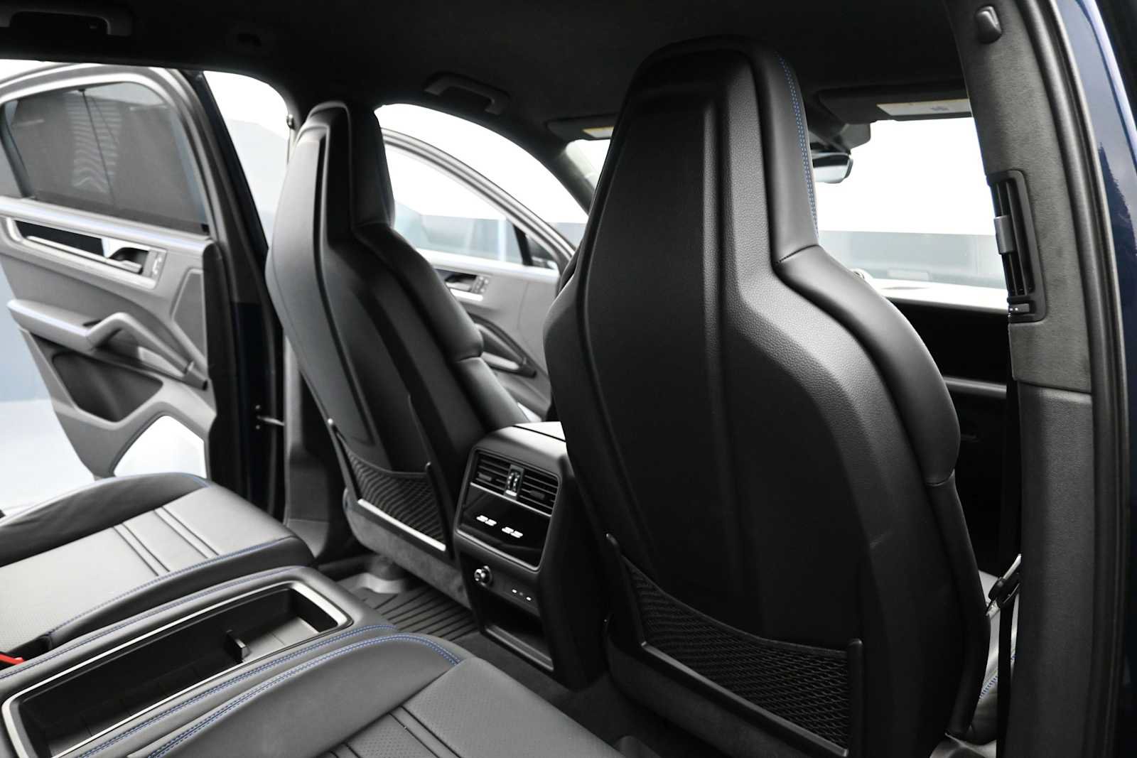 Certified 2024 Porsche Cayenne Turbo GT AWD/4WD image 22