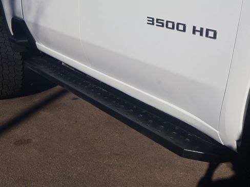 Used 2023 Chevrolet Silverado 3500 LT w/ Convenience Package image 12