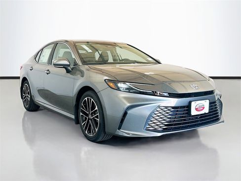 New 2026 Toyota Camry XLE image 3