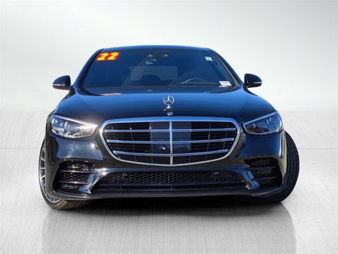 Used 2022 Mercedes-Benz S 580 4MATIC Sedan w/ AMG Line Package image 2