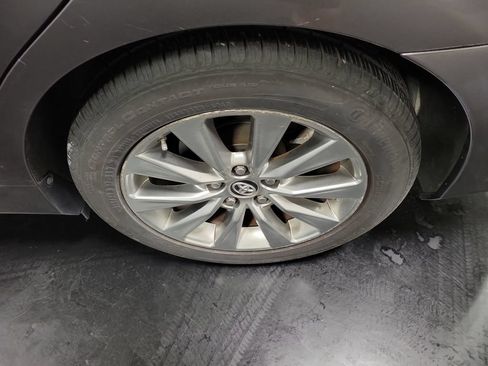 Used 2015 Toyota Camry XLE FWD image 12