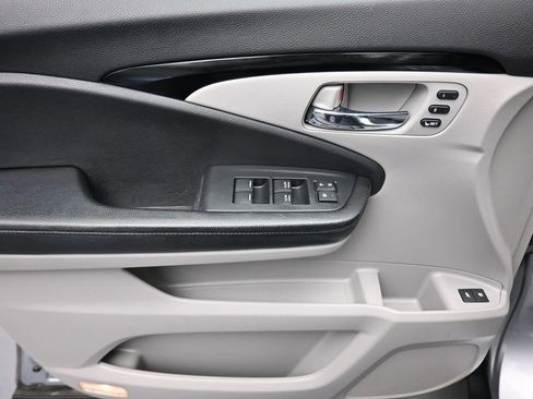 Used 2016 Honda Pilot Elite image 10