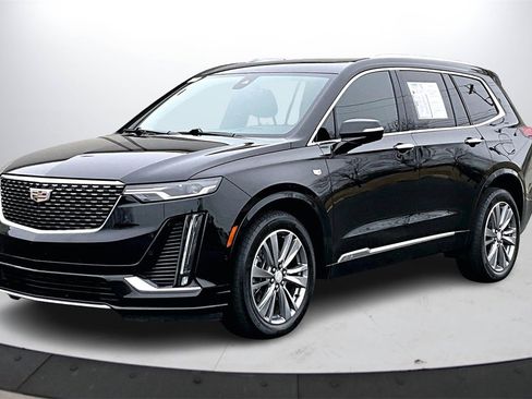 Used 2022 Cadillac XT6 Premium Luxury w/ Technology Package image 4