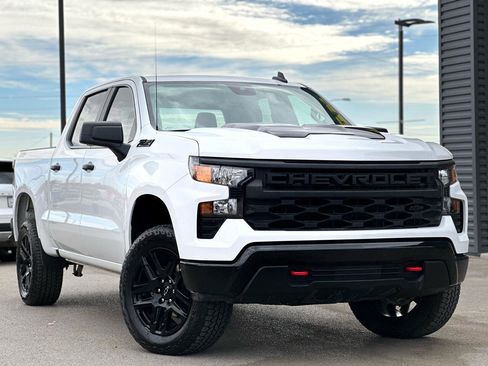 Used 2024 Chevrolet Silverado 1500 Custom Trail Boss w/ LPO, Dark Essentials Package image 2