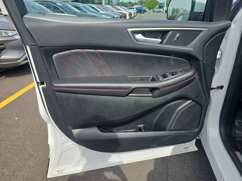 Certified 2024 Ford Edge ST-Line AWD/4WD image 11