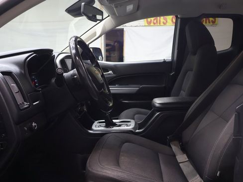 Used 2022 Chevrolet Colorado LT w/ Fleet Safety Package image 16