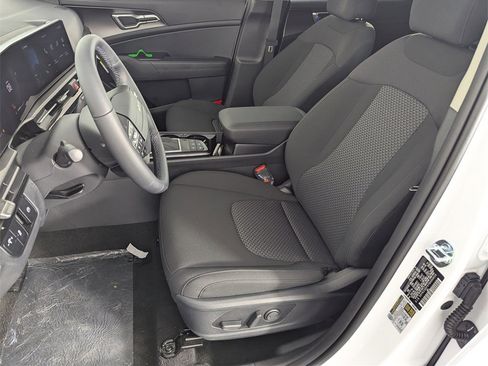New 2026 Kia Sportage LX image 12