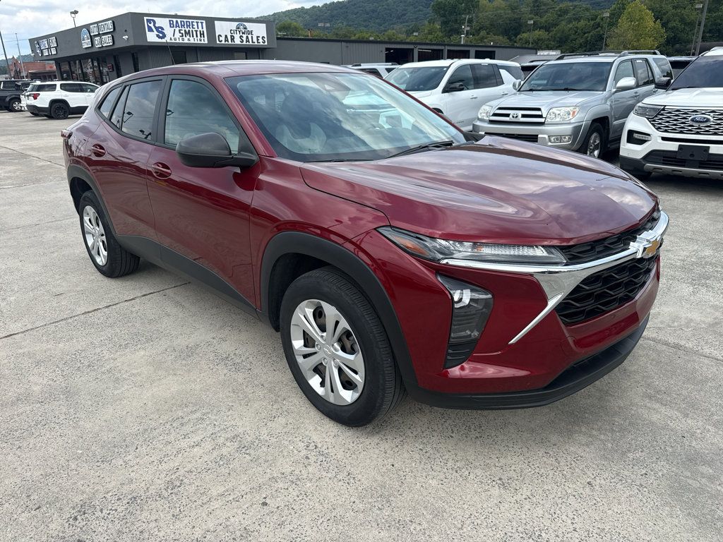 Used 2024 Chevrolet Trax LS w/ Driver Confidence Package FWD image 7