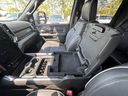 Used 2025 RAM 2500 Laramie AWD/4WD image 27
