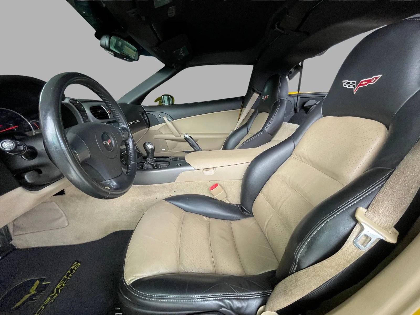 Used 2007 Chevrolet Corvette Coupe w/ Preferred Equipment Group RWD image 30