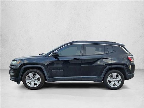 Used 2022 Jeep Compass Latitude image 10