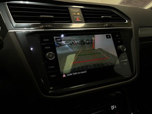 Used 2023 Volkswagen Tiguan SEL R-Line image 10