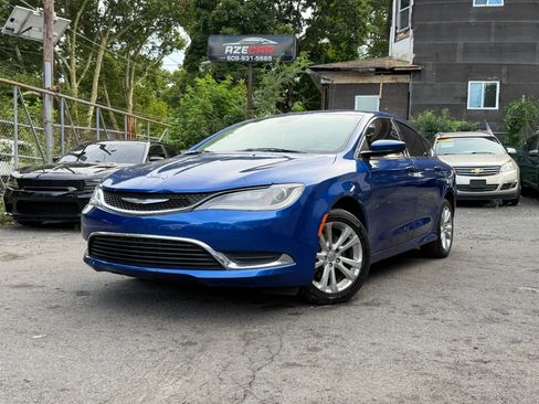 Used 2015 Chrysler 200 Limited FWD image 2