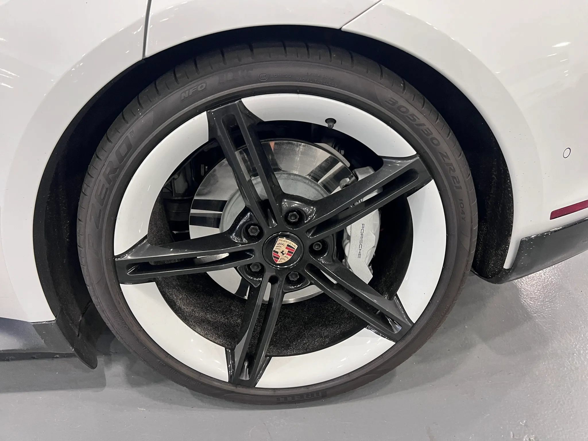 Used 2020 Porsche Taycan Turbo AWD/4WD image 35