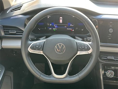 Certified 2023 Volkswagen Taos SE image 23