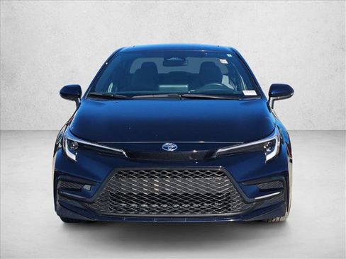 Used 2024 Toyota Corolla SE image 2