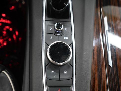 Used 2024 Cadillac Escalade ESV Premium Luxury w/ Performance Package AWD/4WD image 25