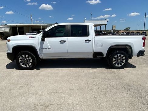 Used 2024 Chevrolet Silverado 2500 Custom w/ Custom Convenience Package AWD/4WD image 3