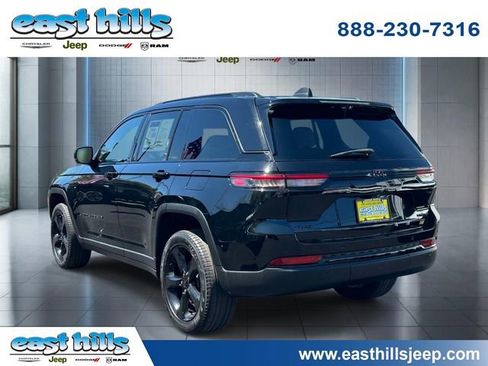 Certified 2023 Jeep Grand Cherokee Limited w/ Luxury Tech Group II AWD/4WD image 5